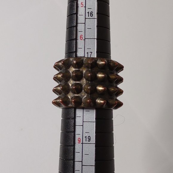 Very Cool Large Spike Ring Size 7.25 - Picture 8 of 9